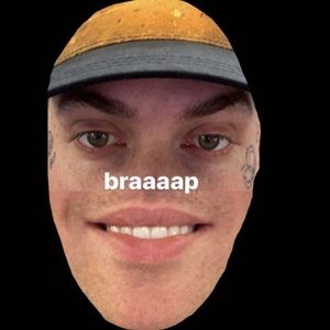 Meet your Posher, Adrianna